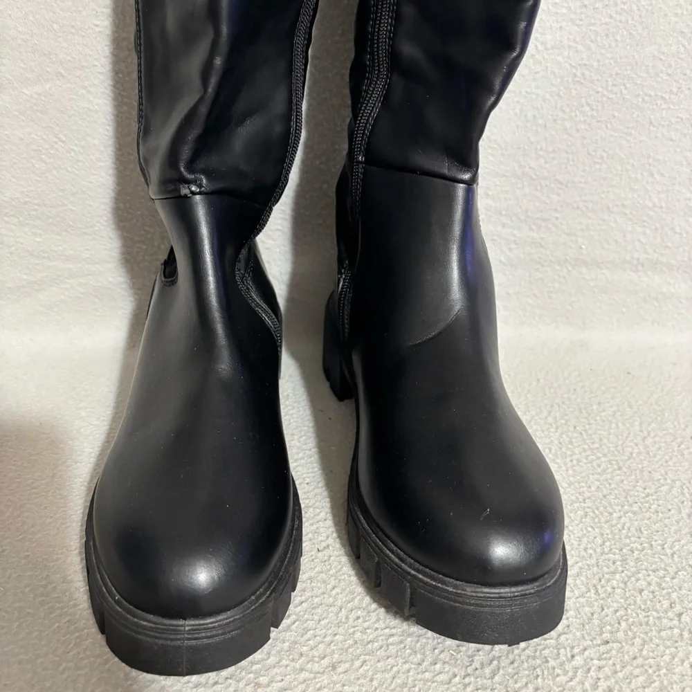 Rue21 size 10 Black Knee-High Women's Faux Leather Zipper Riding Boots